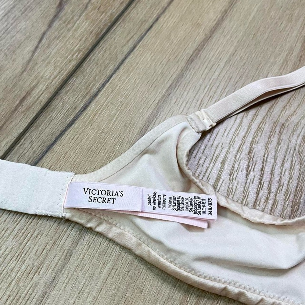 Victoria's Secret Push Up Nude Bra - Picture 4 of 5